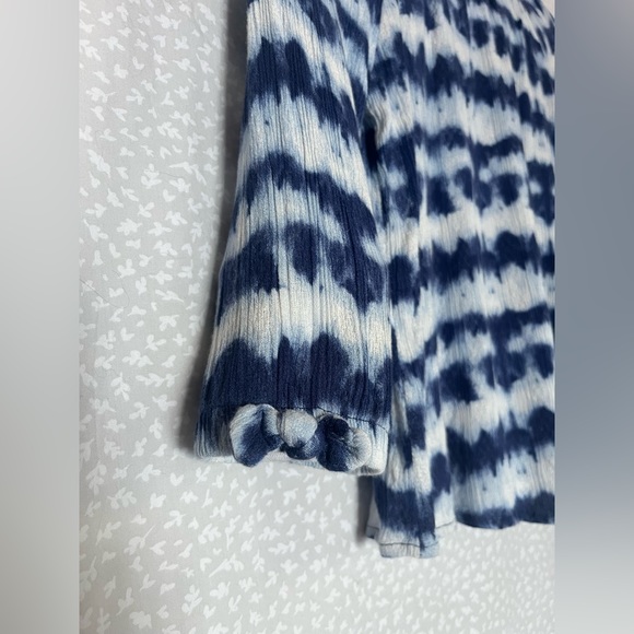 Self Esteem blouse, Navy Blue & White Tie dye cropped 3/4 sleeve with bows. - Picture 3 of 4